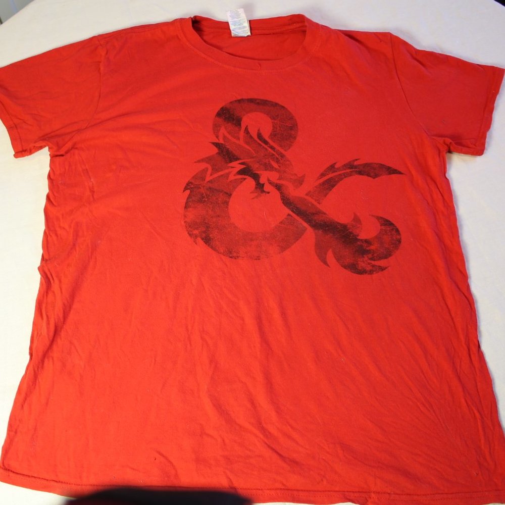 Dungeons and dragons red lootcrate shirt large